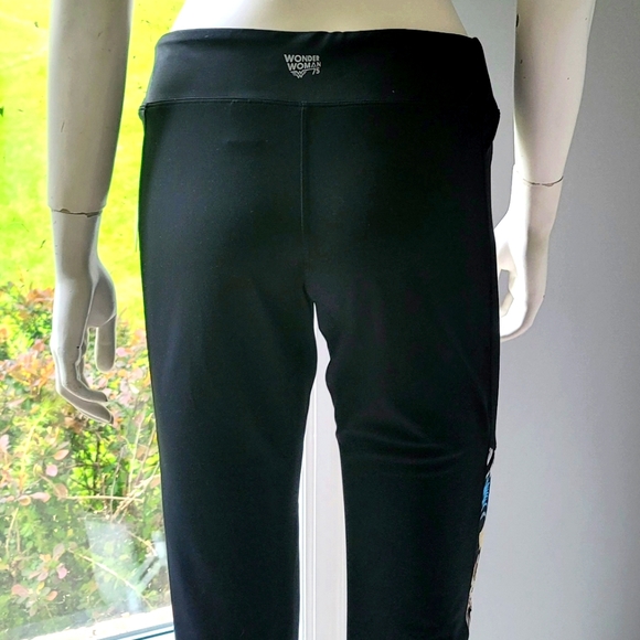 BRAND NEW! Wonder Woman Black Leggings - Picture 5 of 12